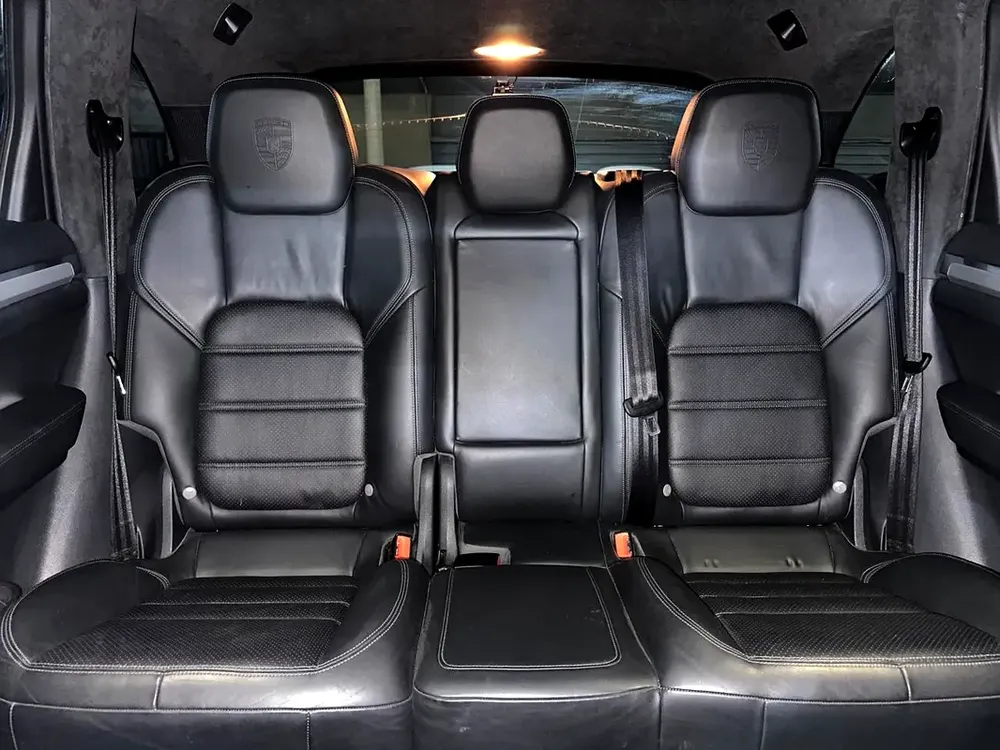 PORSCHE CAYENNE TURBO 4.8L 2011 | 18-WAY ADJUSTABLE SEATS | SPORTS EXHAUST | SUNROOF - Image 19