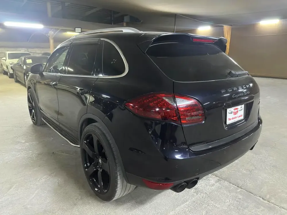 PORSCHE CAYENNE TURBO 4.8L 2011 | 18-WAY ADJUSTABLE SEATS | SPORTS EXHAUST | SUNROOF - Image 4