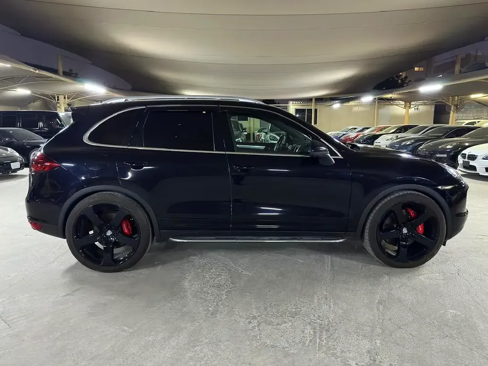 PORSCHE CAYENNE TURBO 4.8L 2011 | 18-WAY ADJUSTABLE SEATS | SPORTS EXHAUST | SUNROOF - Image 6