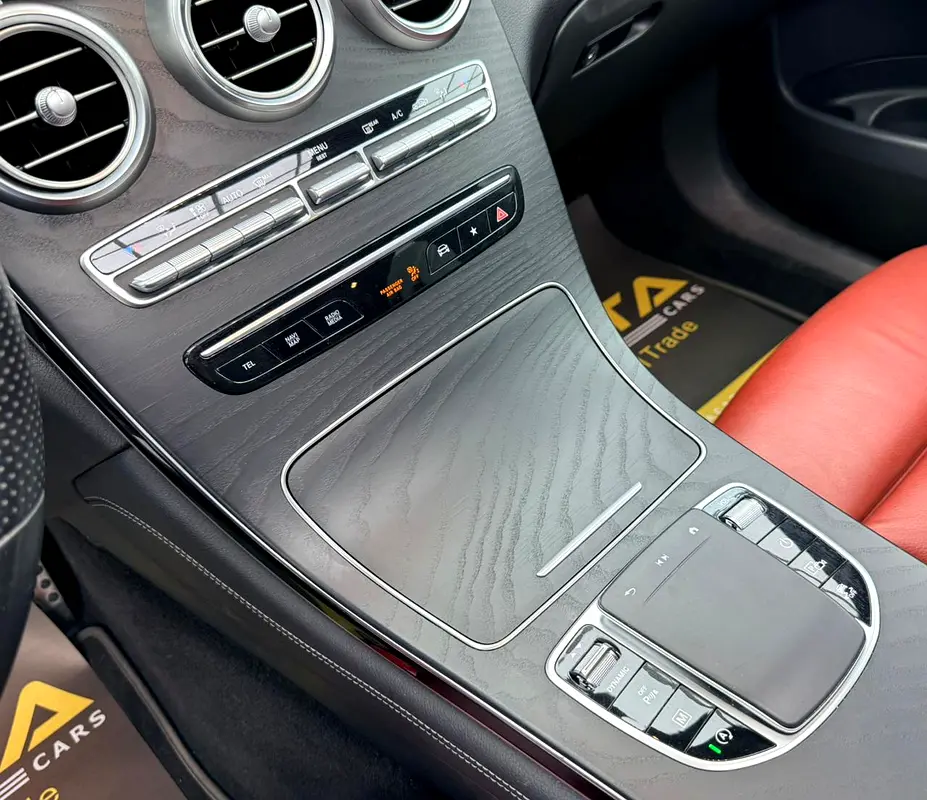 2020 Mercedes Benz GLC300 AMG 4MATIC Coupe, 2027 MB Warranty, Full MB Service History, GCC - Image 16