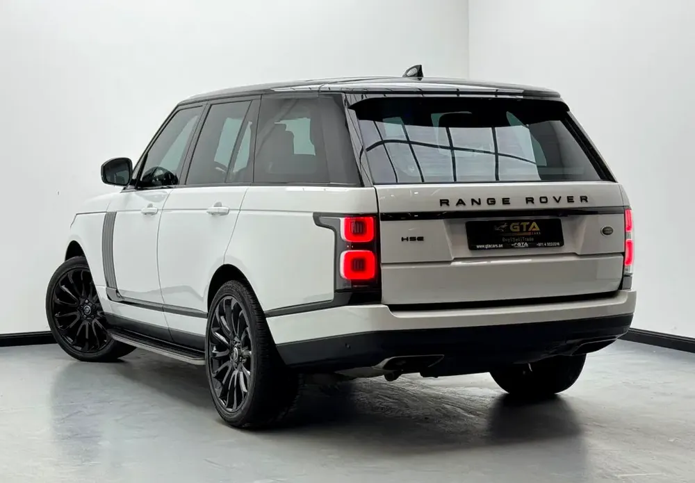2019 Range Rover Vogue HSE, 1 Year Warranty, Full Service History, Excellent Condition, GCC - Image 4
