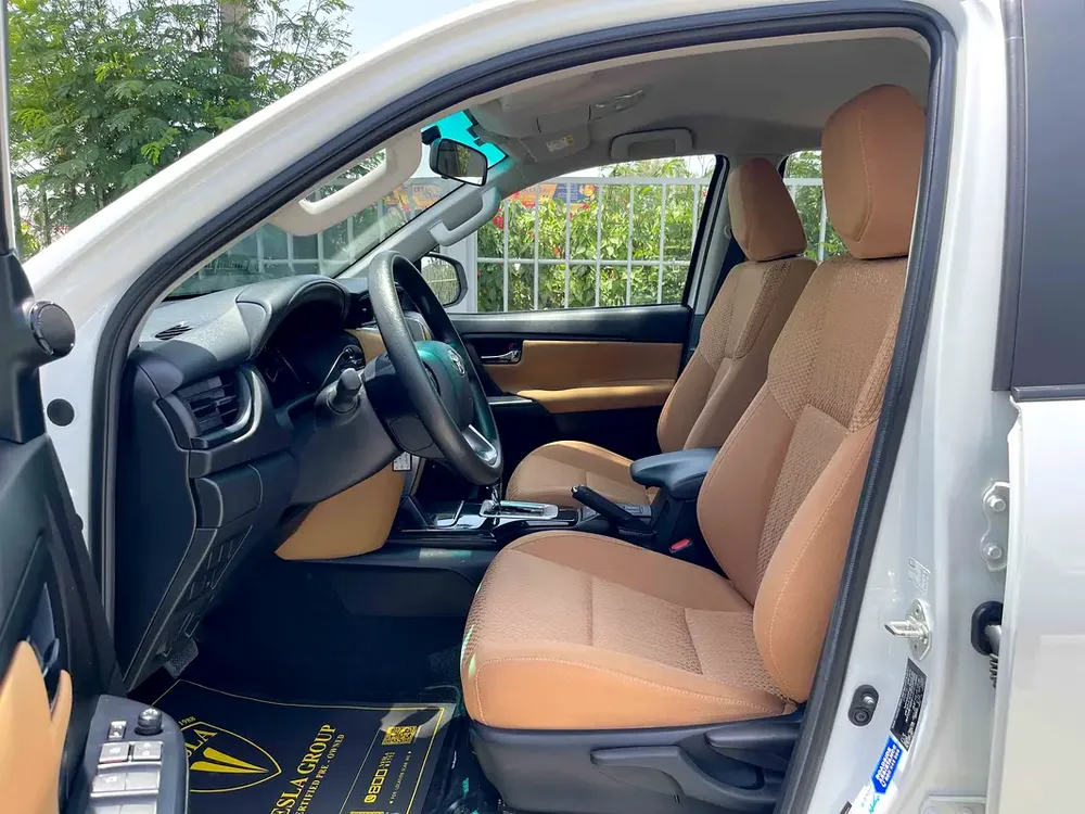 UNLIMITED MILEAGE WARRANTY / 4X4 + NAVIGATION + CAMERA + LED LIGHTS + ALLOY WHEELS  + CRUISE CONTROL - Image 18