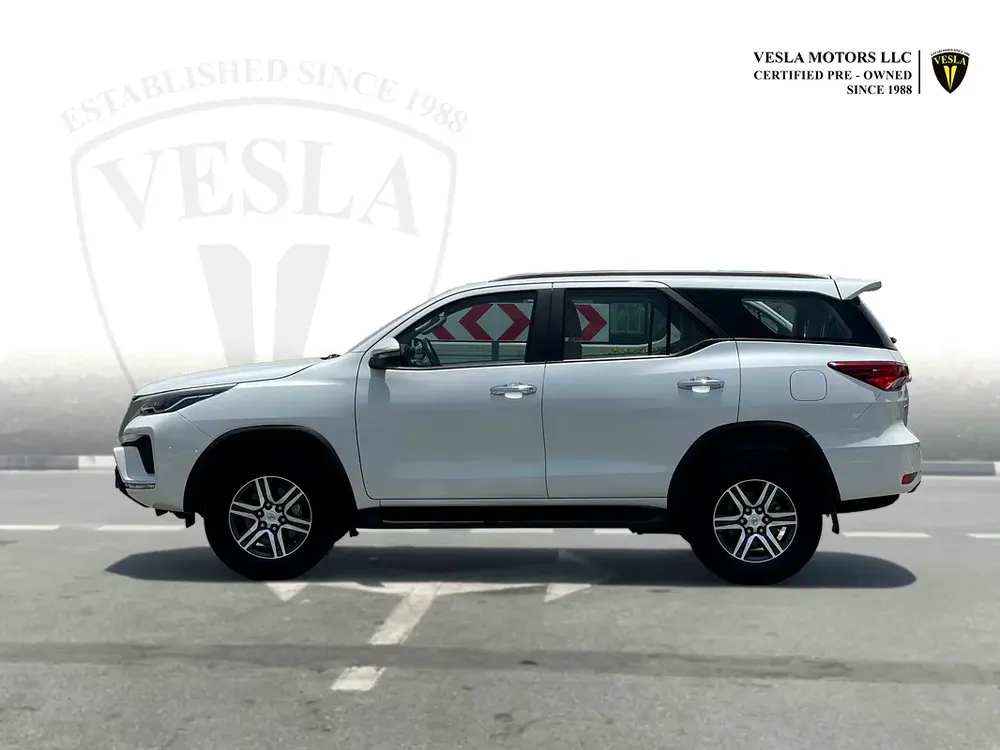 UNLIMITED MILEAGE WARRANTY / 4X4 + NAVIGATION + CAMERA + LED LIGHTS + ALLOY WHEELS  + CRUISE CONTROL - Image 5