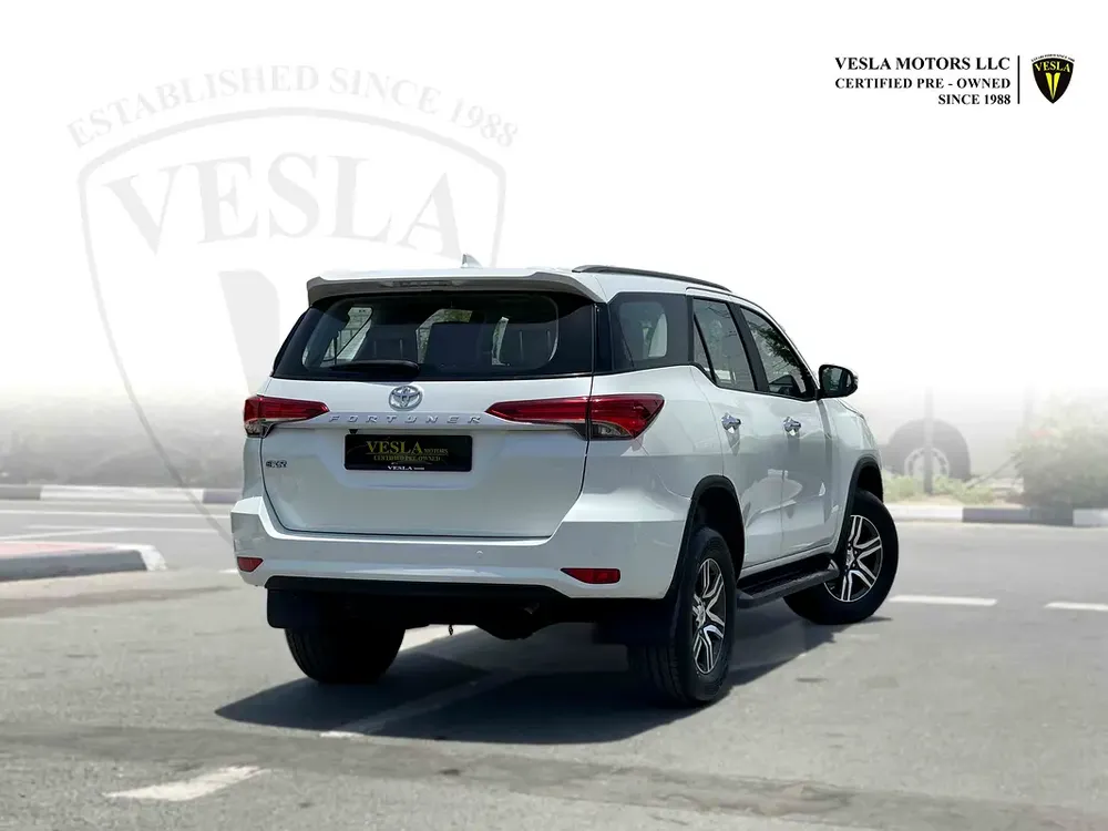UNLIMITED MILEAGE WARRANTY / 4X4 + NAVIGATION + CAMERA + LED LIGHTS + ALLOY WHEELS  + CRUISE CONTROL - Image 7