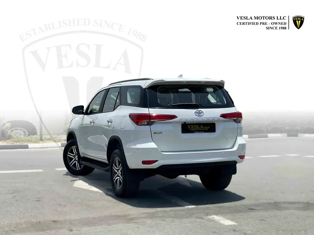 UNLIMITED MILEAGE WARRANTY / 4X4 + NAVIGATION + CAMERA + LED LIGHTS + ALLOY WHEELS  + CRUISE CONTROL - Image 8