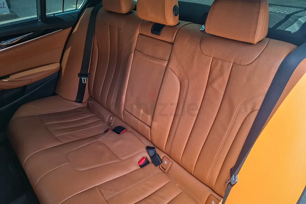 AED 1063/month | 2019 BMW 5-Series 520i | GCC Specs | Ref#453348 - Image 12