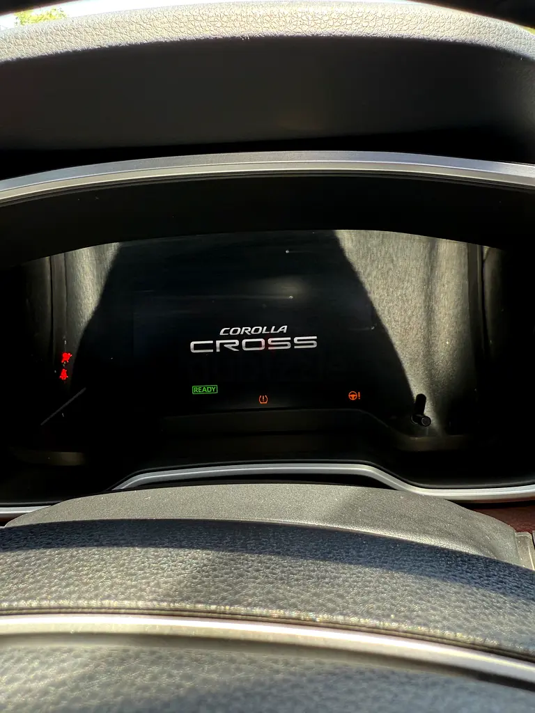 2022 Toyota Corolla Cross Hybrid | Full Al Futtaim Service History | Sunroof | New Tyres - Image 11