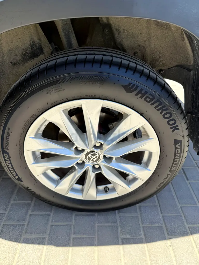 2022 Toyota Corolla Cross Hybrid | Full Al Futtaim Service History | Sunroof | New Tyres - Image 12