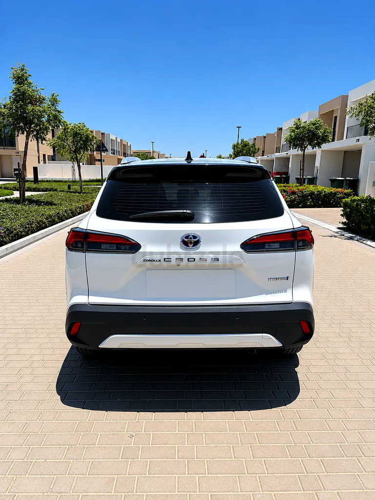 2022 Toyota Corolla Cross Hybrid | Full Al Futtaim Service History | Sunroof | New Tyres - Image 6