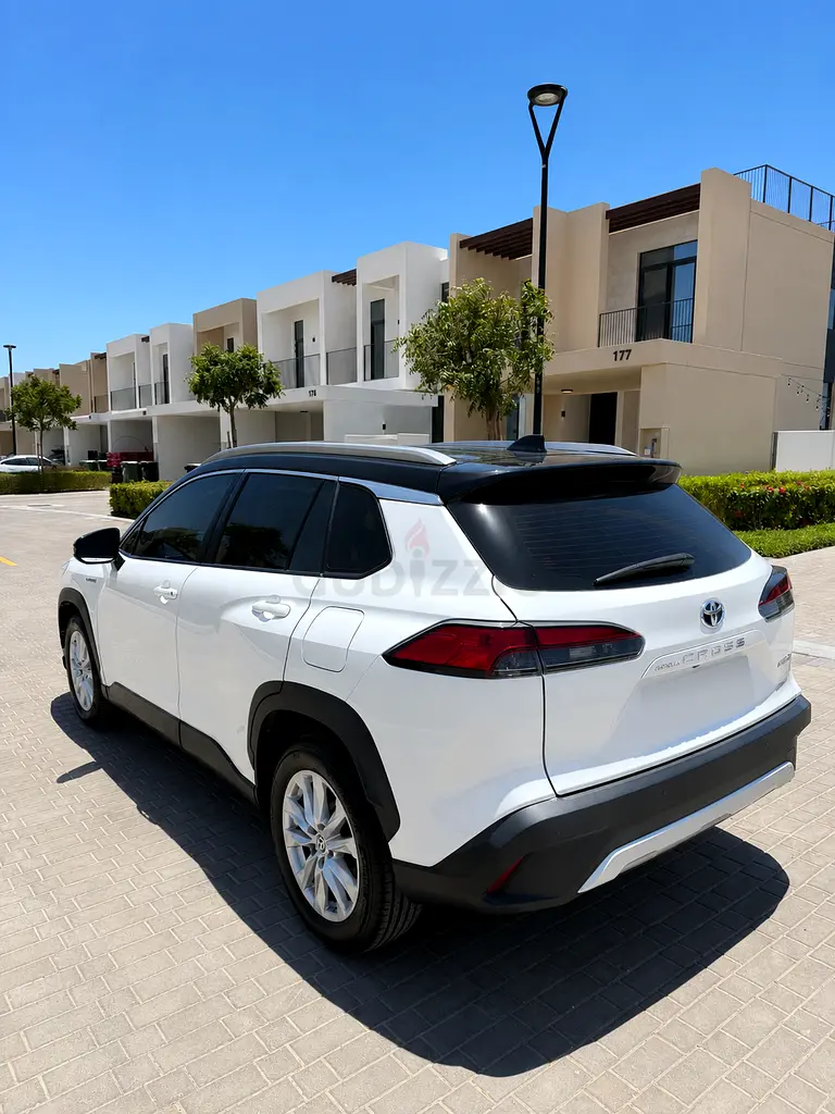 2022 Toyota Corolla Cross Hybrid | Full Al Futtaim Service History | Sunroof | New Tyres - Image 7