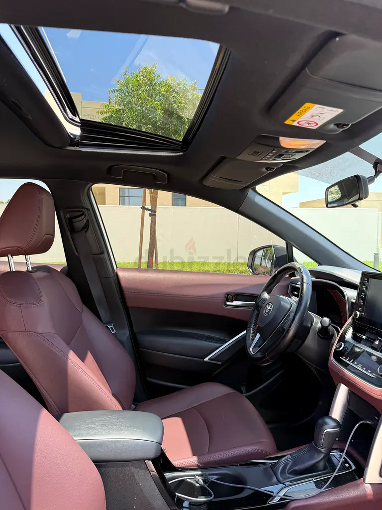 2022 Toyota Corolla Cross Hybrid | Full Al Futtaim Service History | Sunroof | New Tyres - Image 8