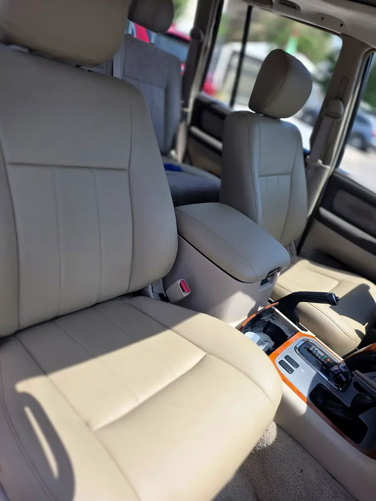 Toyota Land Cruiser GXR 2005 GCC Specs - Image 10