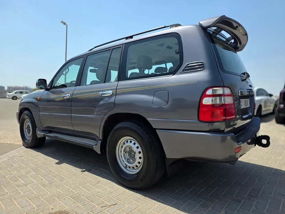 Toyota Land Cruiser GXR 2005 GCC Specs - Image 8