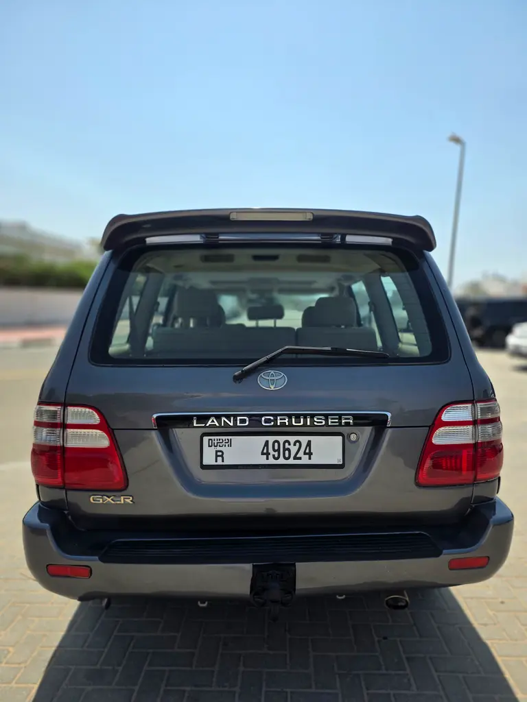 Toyota Land Cruiser GXR 2005 GCC Specs - Image 9