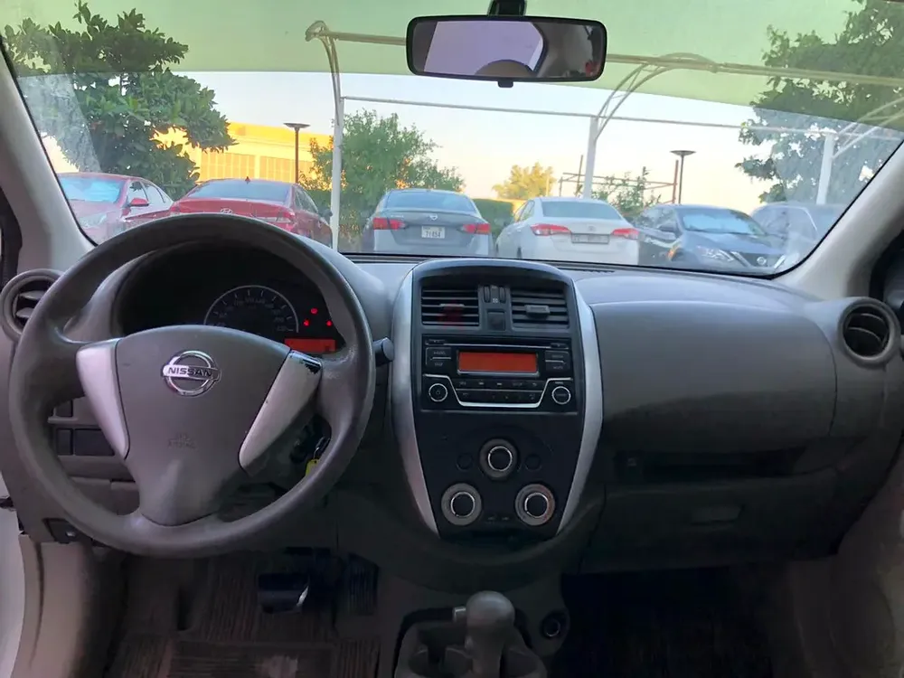 For sale Nissan Sunny Gcc model 2016 - Image 8