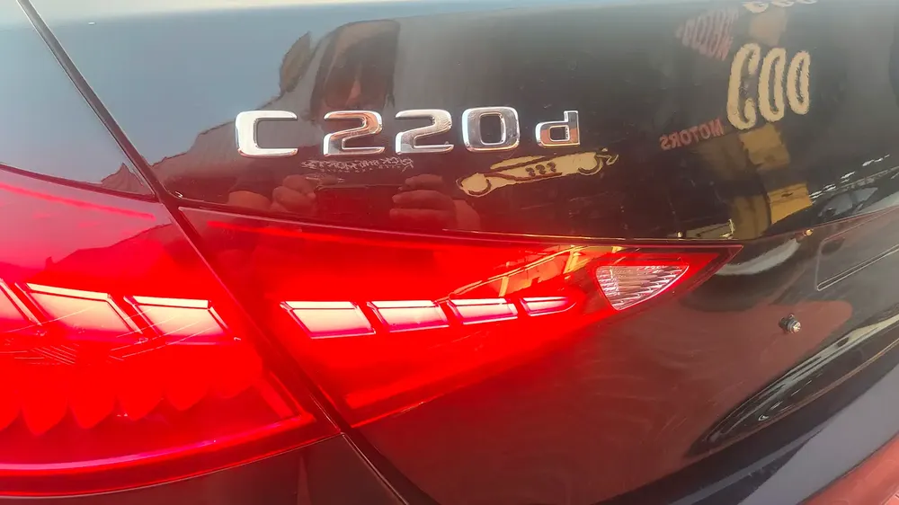 2025 Mercedes-Benz C-Class C220 | Japanese Specs | Near New Condition - Image 4