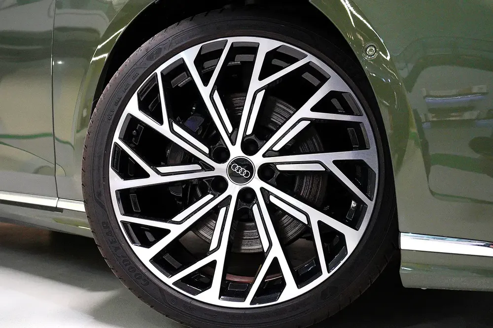 Audi A8 55 TFSI Quattro - 2023 - Image 13