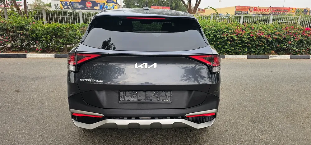 KIA SPORTAGE MODEL 2023 KM 73000 VERY GOOD CONDITION - Image 8