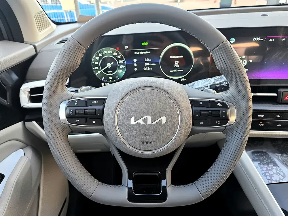 KIA SPORTAGE 1.5L petrol SUV FWD Gcc Grey Color 2026 Model - Image 10