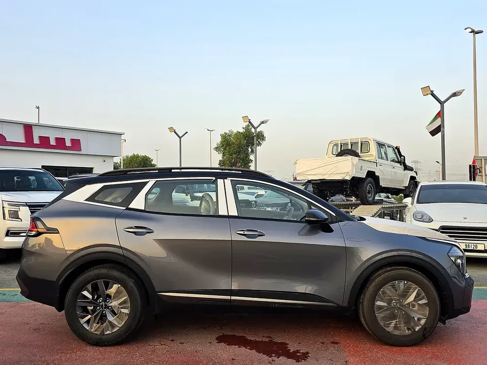 KIA SPORTAGE 1.5L petrol SUV FWD Gcc Grey Color 2026 Model - Image 4