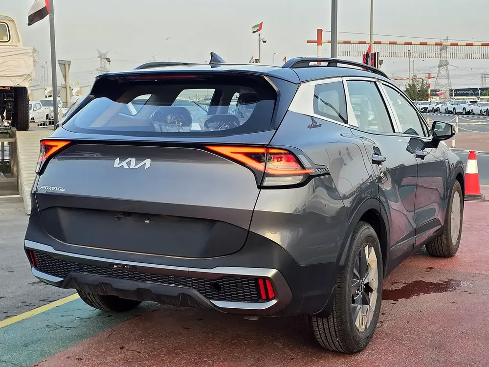 KIA SPORTAGE 1.5L petrol SUV FWD Gcc Grey Color 2026 Model - Image 6