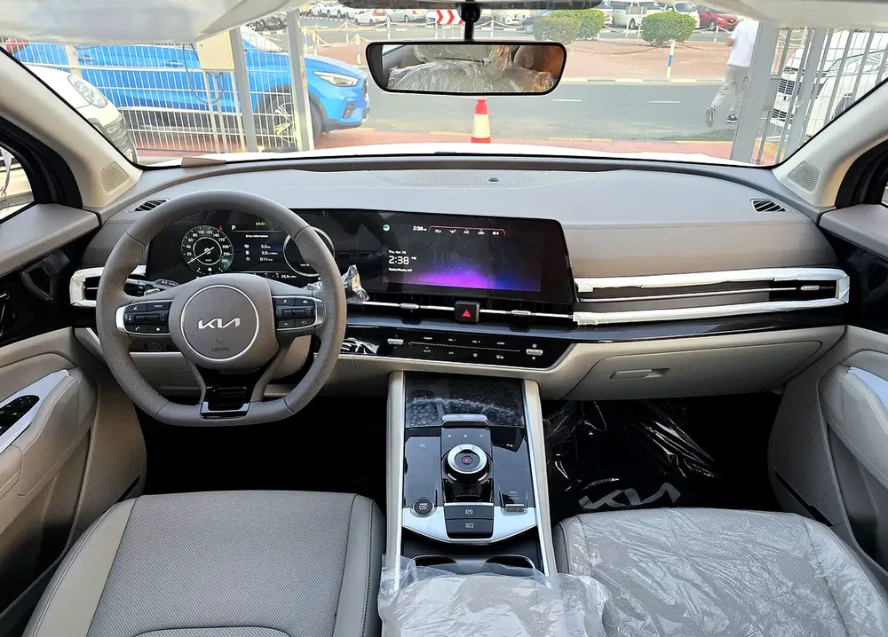 KIA SPORTAGE 1.5L petrol SUV FWD Gcc Grey Color 2026 Model - Image 9