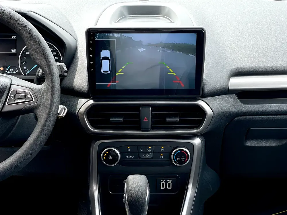 UNLIMITED MILEAGE WARRANTY / LEATHER SEATS + TREND + NAVIGATION + CAMERA + ALLOY WHEELS + CAR PLAY - Image 10