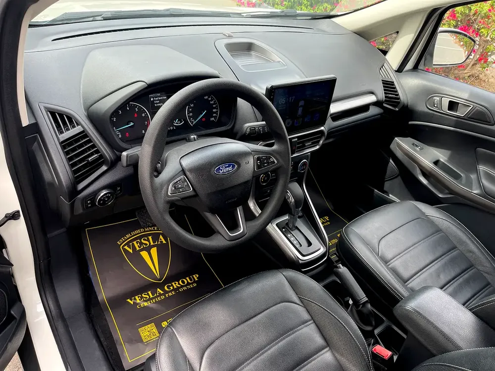 UNLIMITED MILEAGE WARRANTY / LEATHER SEATS + TREND + NAVIGATION + CAMERA + ALLOY WHEELS + CAR PLAY - Image 11