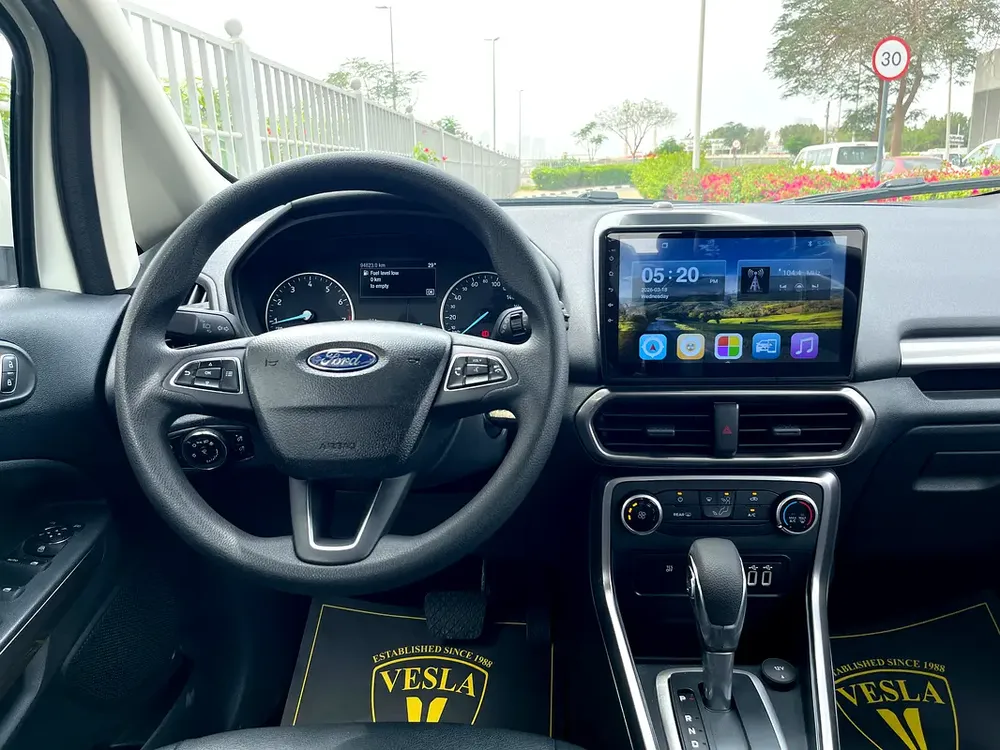 UNLIMITED MILEAGE WARRANTY / LEATHER SEATS + TREND + NAVIGATION + CAMERA + ALLOY WHEELS + CAR PLAY - Image 13