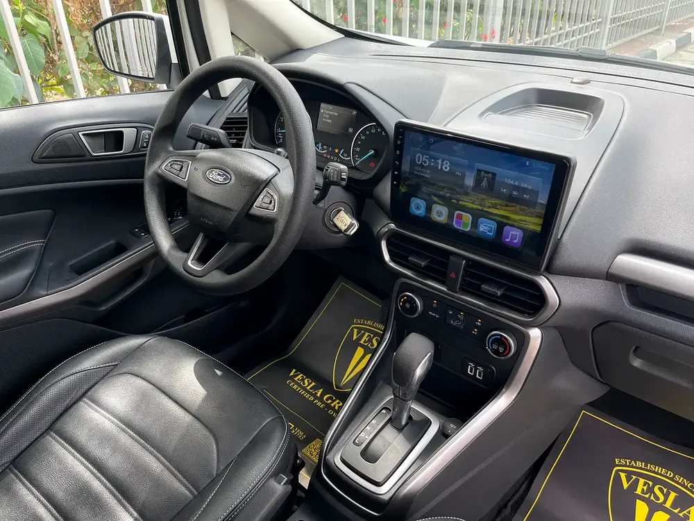 UNLIMITED MILEAGE WARRANTY / LEATHER SEATS + TREND + NAVIGATION + CAMERA + ALLOY WHEELS + CAR PLAY - Image 16