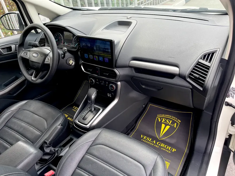 UNLIMITED MILEAGE WARRANTY / LEATHER SEATS + TREND + NAVIGATION + CAMERA + ALLOY WHEELS + CAR PLAY - Image 17