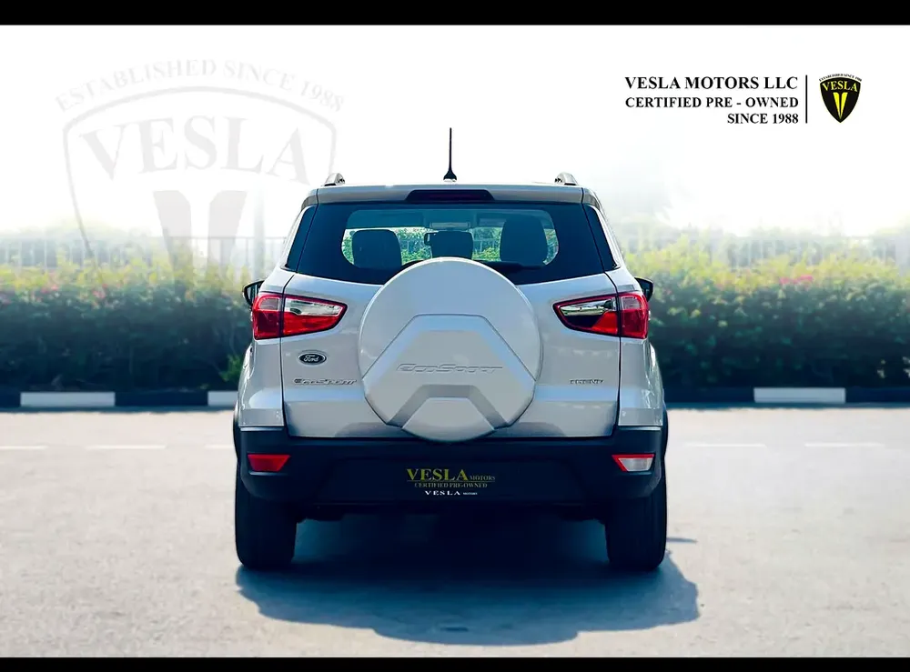 UNLIMITED MILEAGE WARRANTY / LEATHER SEATS + TREND + NAVIGATION + CAMERA + ALLOY WHEELS + CAR PLAY - Image 8