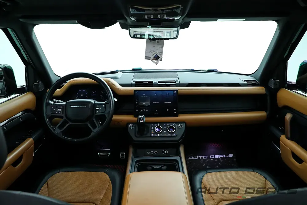 2023 Land Rover Defender 110 X P400 | GCC | Excellent Overall Condition | Spacious Luxury Cabin - Image 12