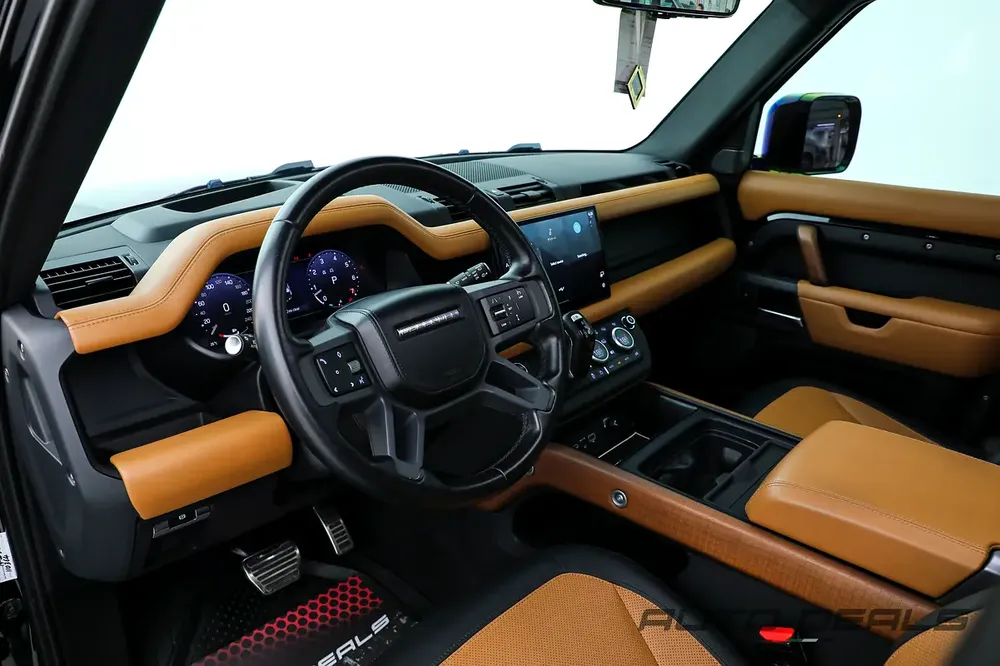 2023 Land Rover Defender 110 X P400 | GCC | Excellent Overall Condition | Spacious Luxury Cabin - Image 15