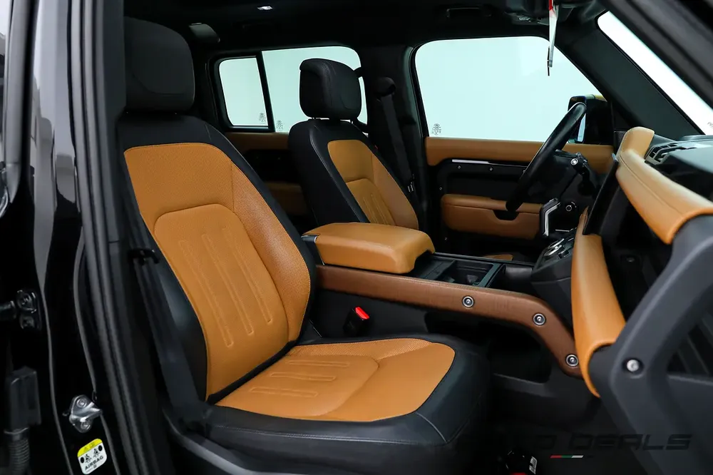 2023 Land Rover Defender 110 X P400 | GCC | Excellent Overall Condition | Spacious Luxury Cabin - Image 19