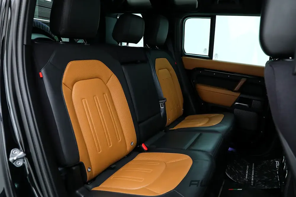 2023 Land Rover Defender 110 X P400 | GCC | Excellent Overall Condition | Spacious Luxury Cabin - Image 20