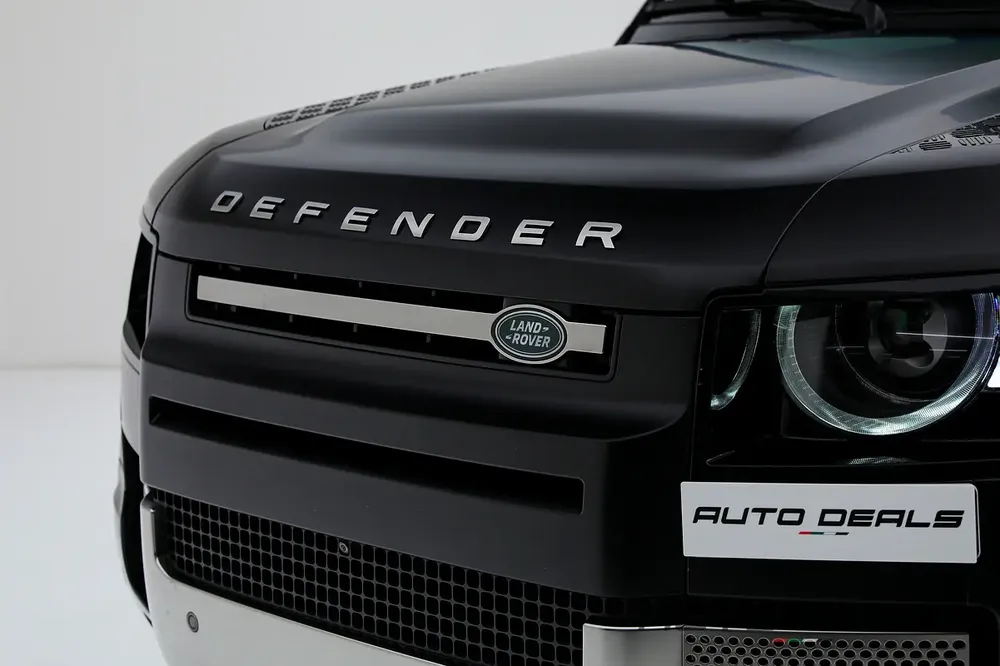 2023 Land Rover Defender 110 X P400 | GCC | Excellent Overall Condition | Spacious Luxury Cabin - Image 7