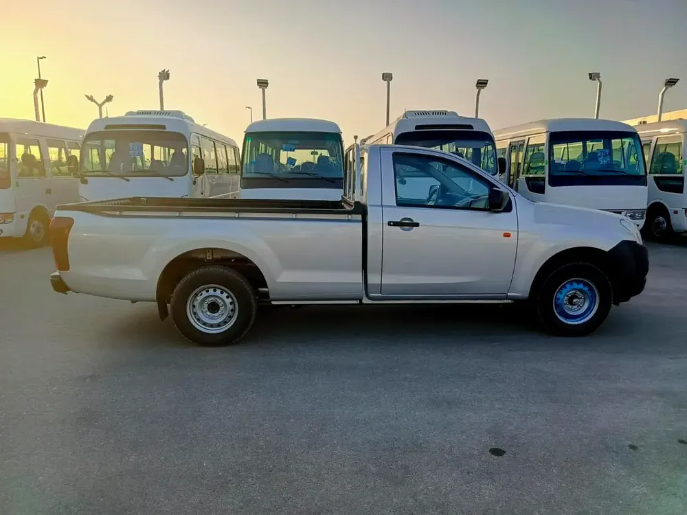 Isuzu D-MAX 2.5L - Image 9