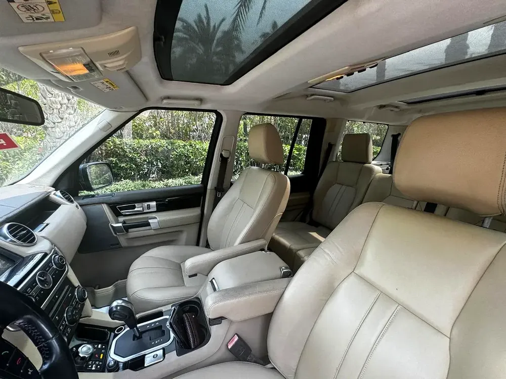 Land Rover LR4 HSE 2011 - GCC Specs - Well Maintained - Image 19