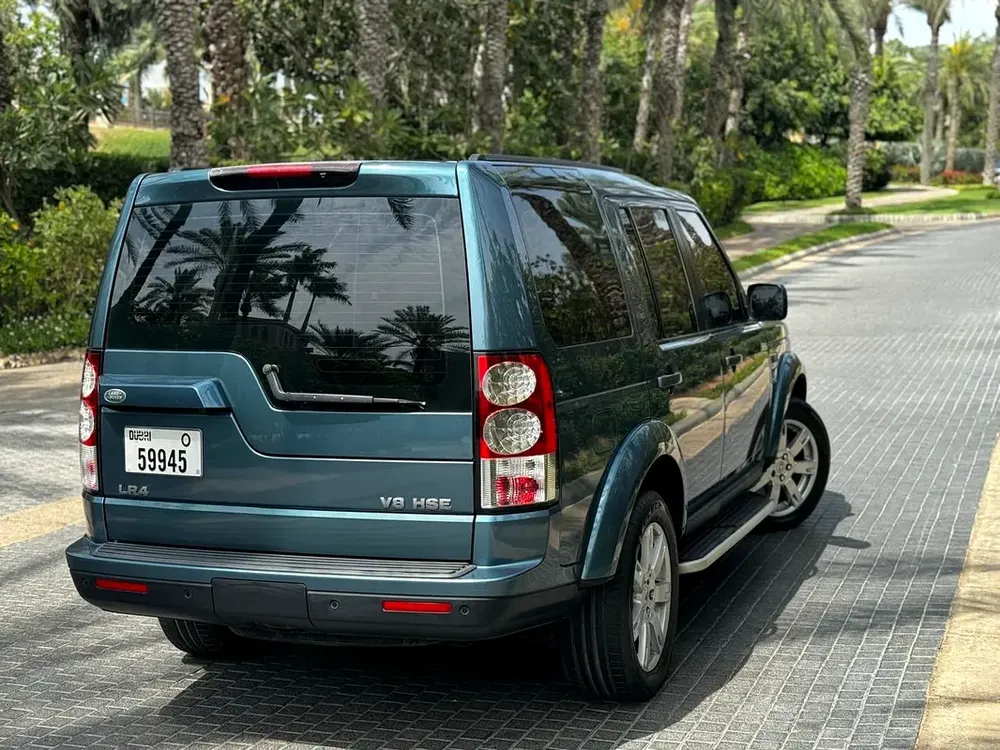 Land Rover LR4 HSE 2011 - GCC Specs - Well Maintained - Image 8