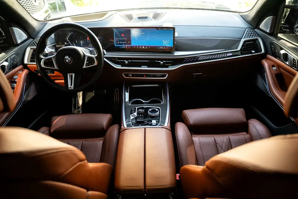 BMW X7 M60i Agency Warranty Full Service History GCC  2024 Low Mileage 4.4L Twin Turbo V8 - Image 19
