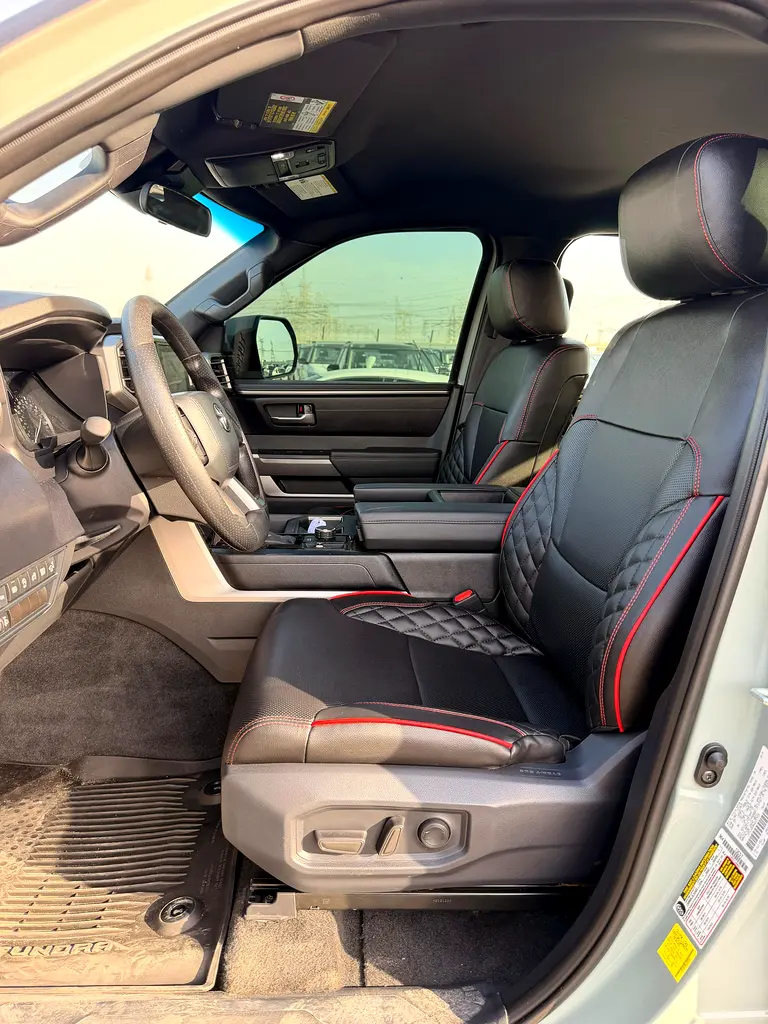 2025 Toyota Tundra SR5  - 4X4- FULL OPTION  - Well Maintained - Image 10
