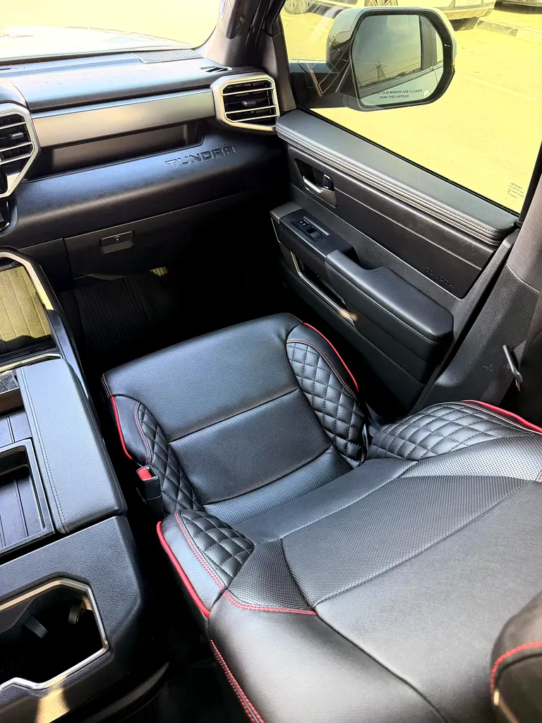 2025 Toyota Tundra SR5  - 4X4- FULL OPTION  - Well Maintained - Image 14