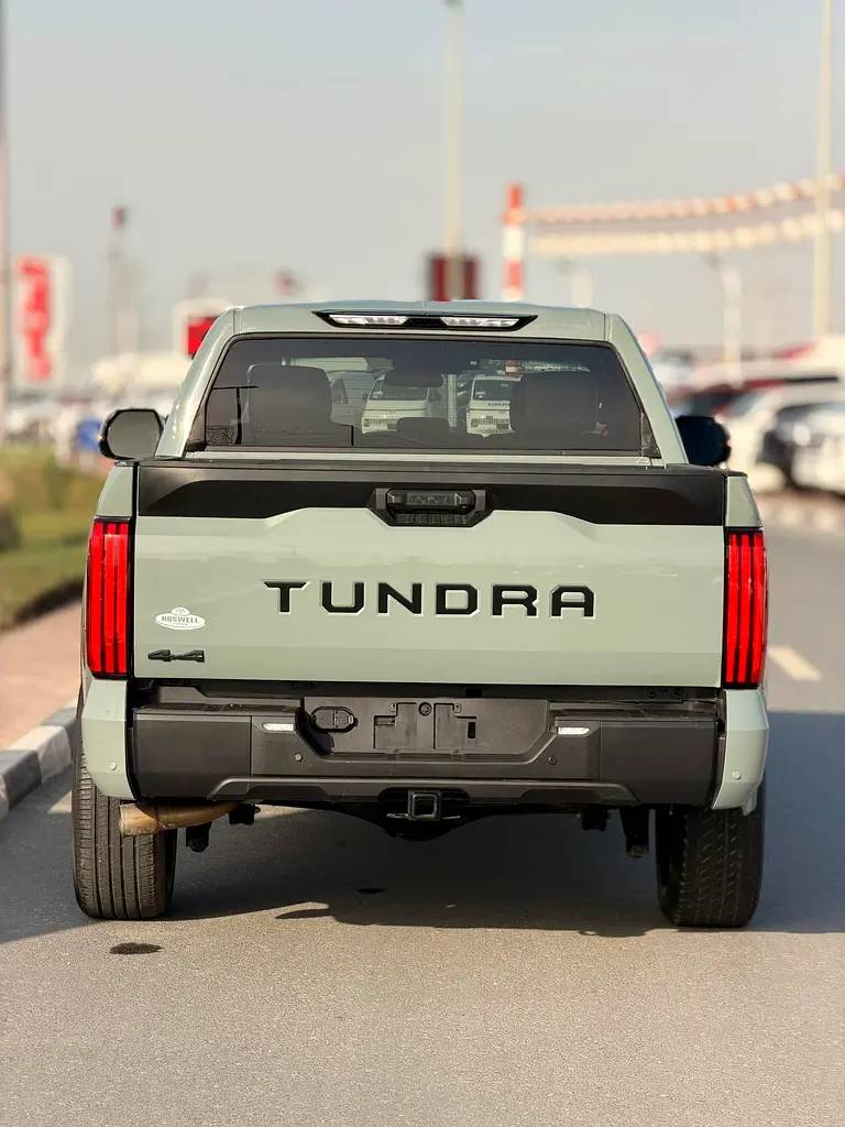 2025 Toyota Tundra SR5  - 4X4- FULL OPTION  - Well Maintained - Image 17