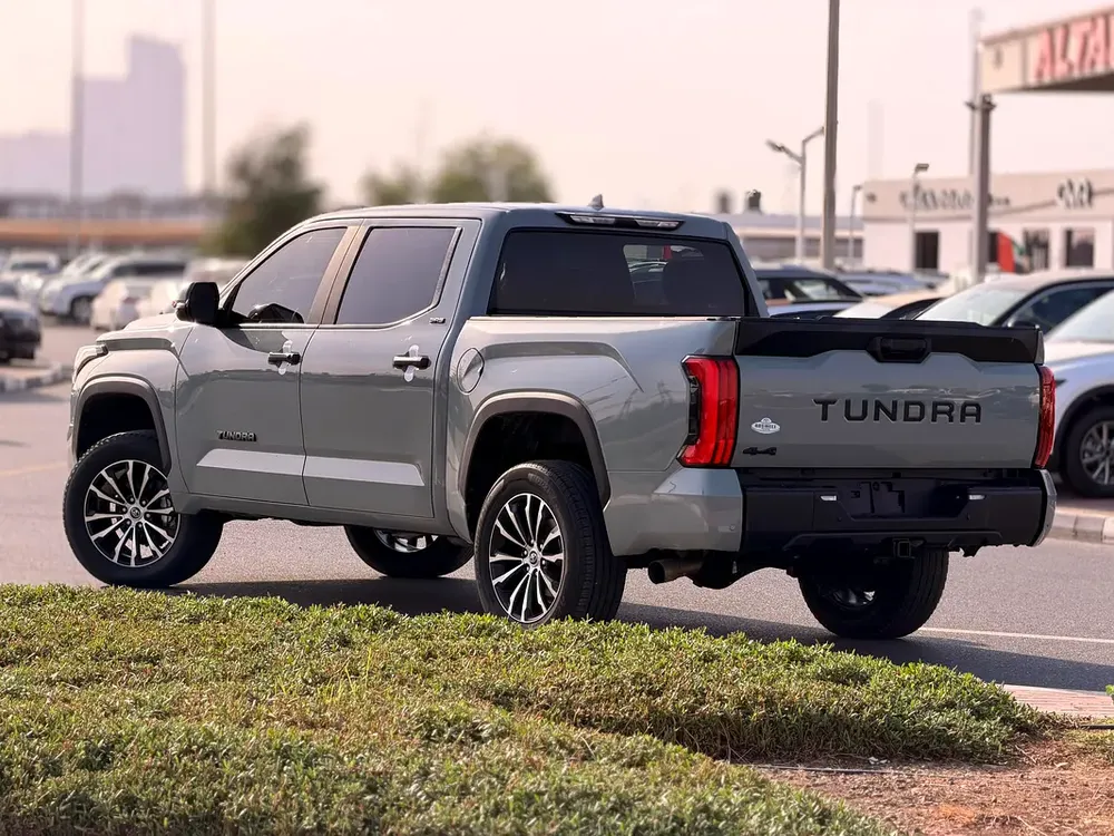 2025 Toyota Tundra SR5  - 4X4- FULL OPTION  - Well Maintained - Image 19