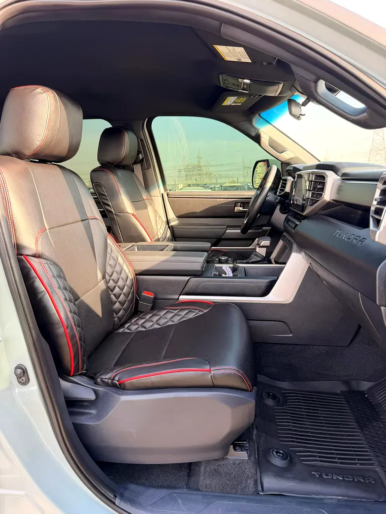 2025 Toyota Tundra SR5  - 4X4- FULL OPTION  - Well Maintained - Image 9