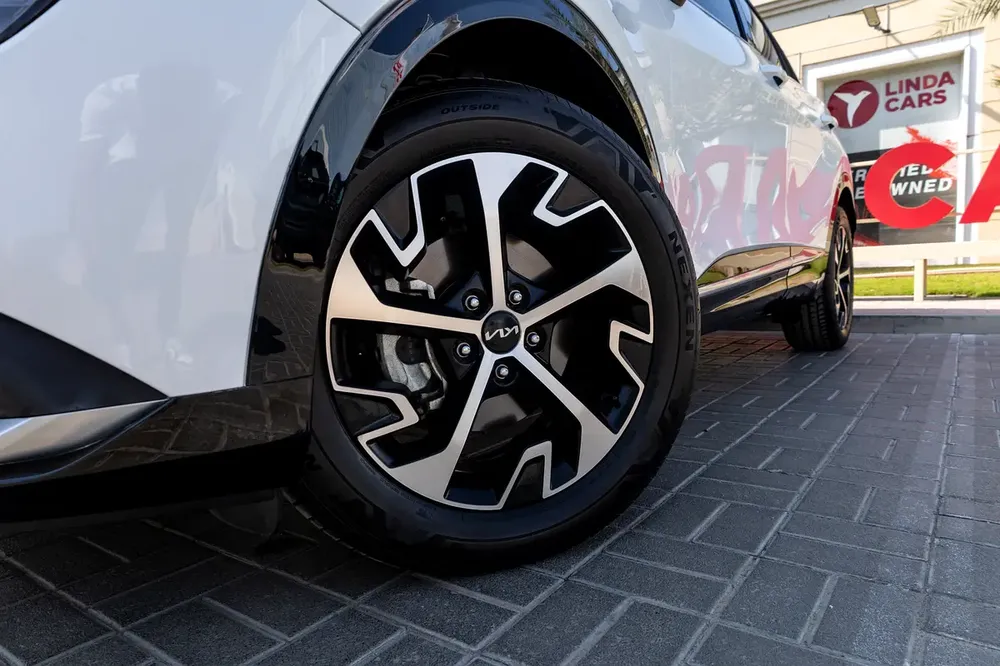 Kia Sportage 2023 GCC | Warranty | Flexible D.P. - Image 10