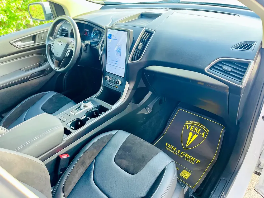 DEALER WARRANTY + FREE SERVICE UNTIL 09/2028 / LEATHER SEATS + BIG SCREEN / IN HOUSE FINANCE - Image 12