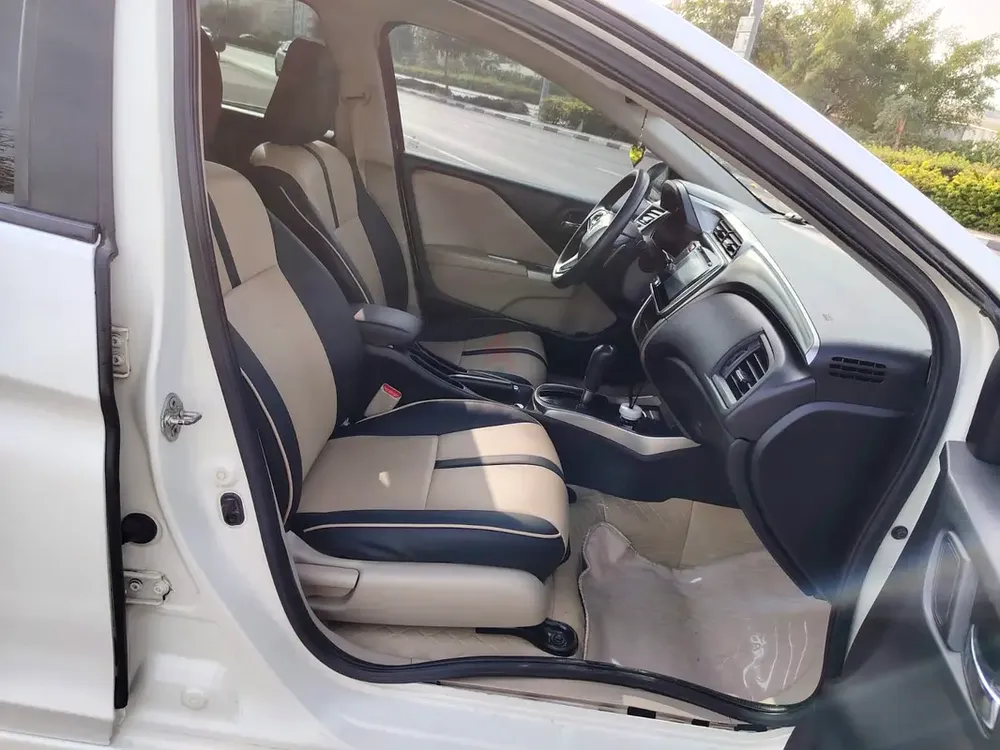 Honda City 2016 | Full Option | GCC | Clean Condition | Ready to Drive - Image 10