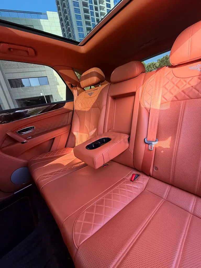 Bentley Bentayga W12 GCC | Bentley Reviews May 2026 | Rare UAE Colour | Collector-Level Condition - Image 10
